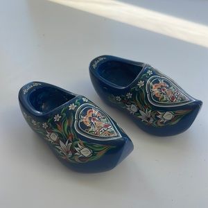 VINTAGE 💙 Holland Souvenir wooden shoes